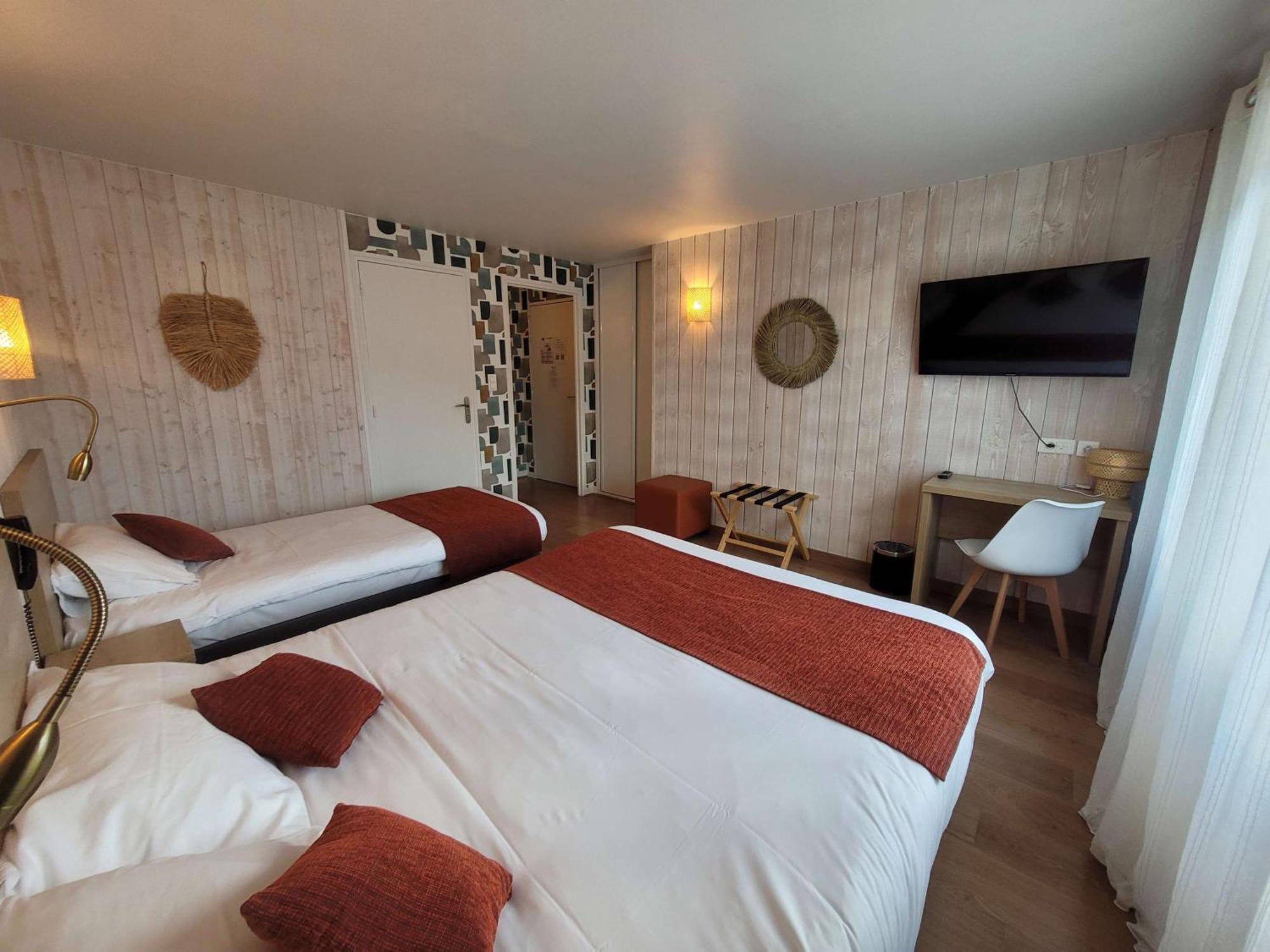 Brit Hotel Des Halles Конкарно Экстерьер фото