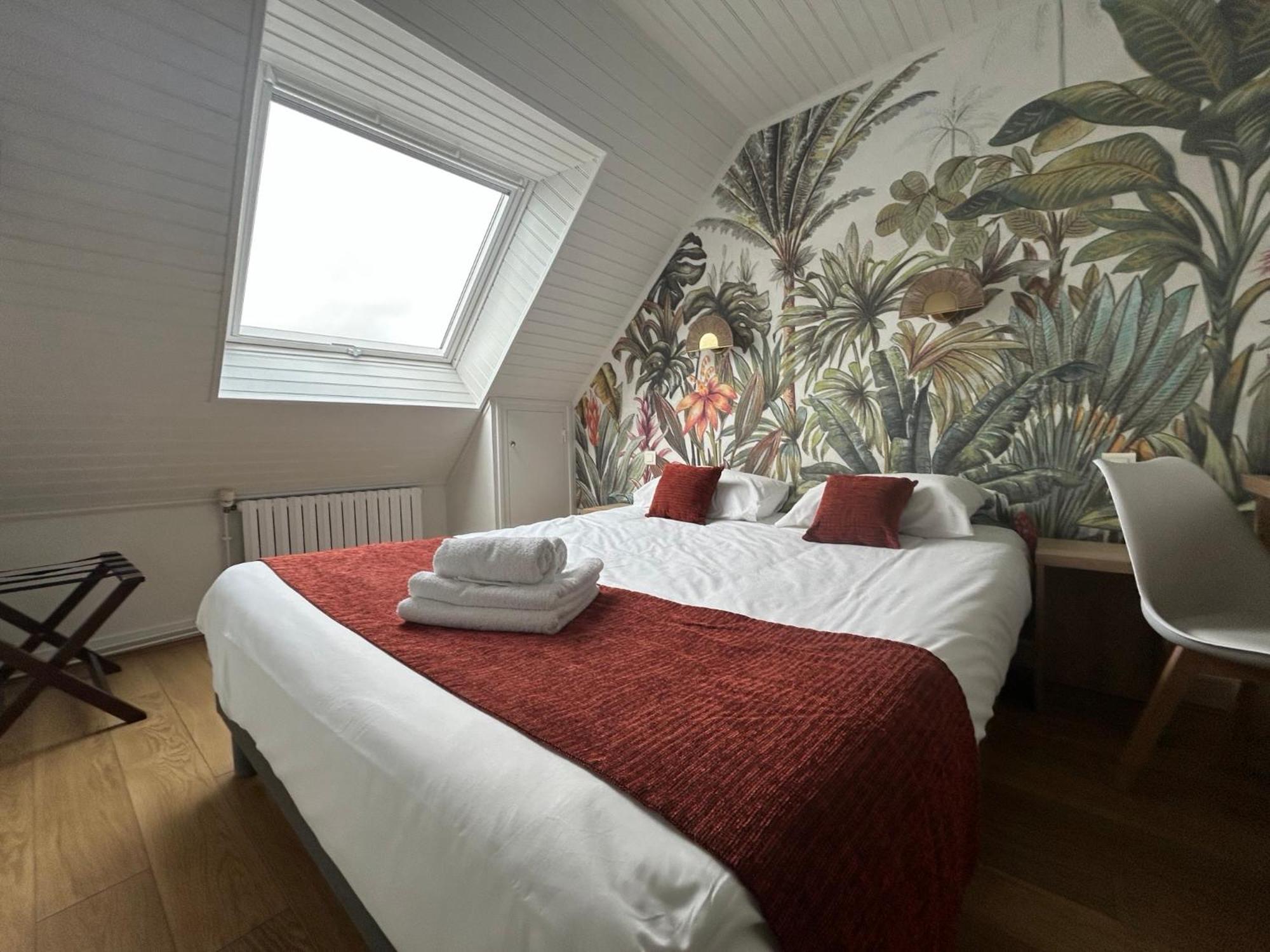 Brit Hotel Des Halles Конкарно Экстерьер фото